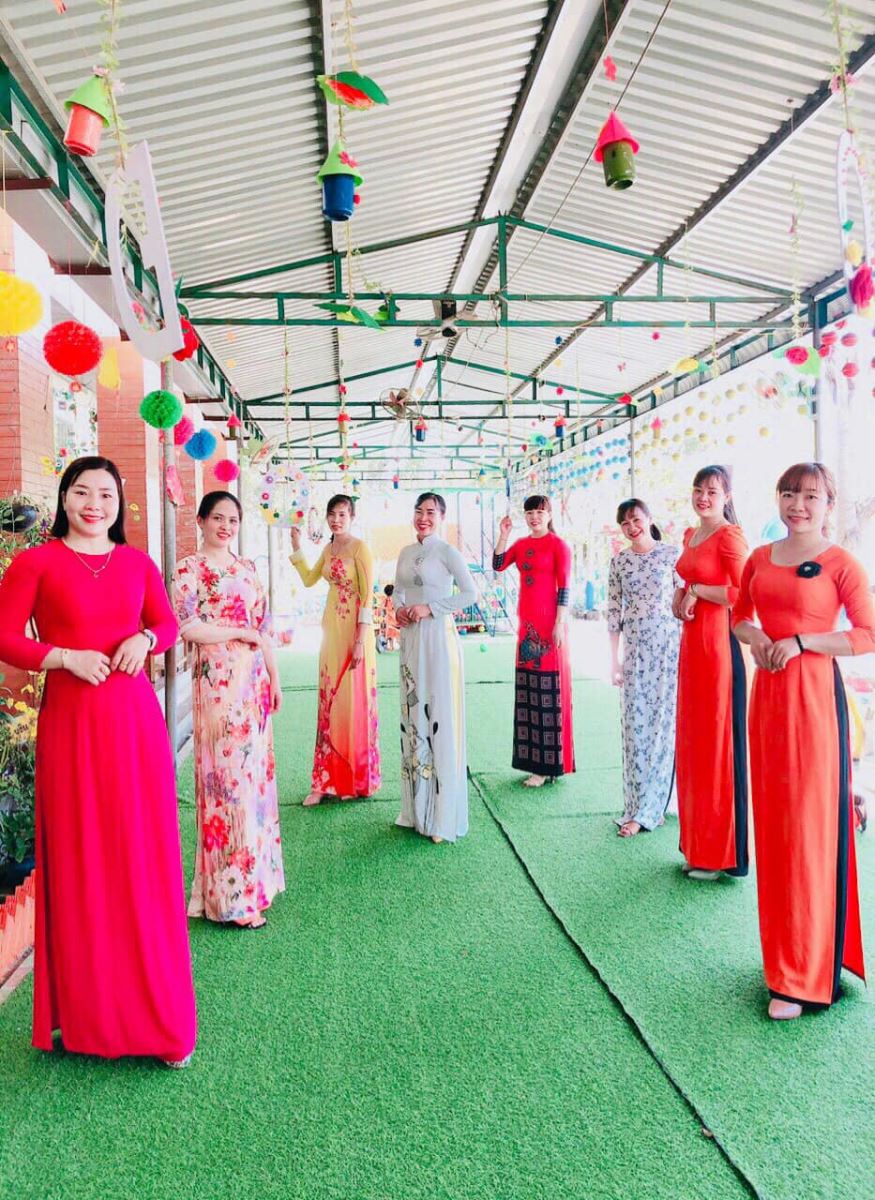 Công đoàn cơ sở trường mầm non Bình Thành hưởng ứng tuần lễ áo dài