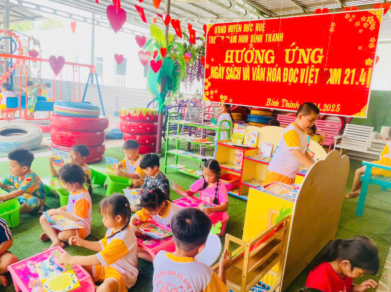 Ngày 21/04/2025. Nhà trường tổ chức hưởng ứng ngày Sách và văn hóa đọc Việt Nam cho các cháu mẫu giáo. Nhằm góp phần tôn vinh giá trị của Sách và văn hóa đọc của CB-GV-NV  và trẻ trong trường.